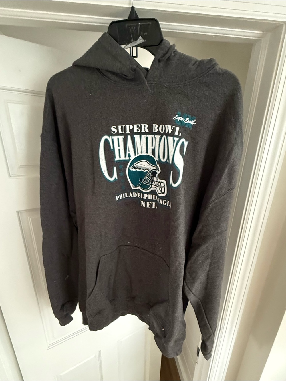 Team Apparel Philadelphia Eagles Gray Pullover Hoodie
